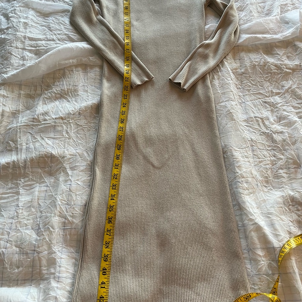 Fitted Ribbed Turtle Neck Dress - Picture 4 of 10
